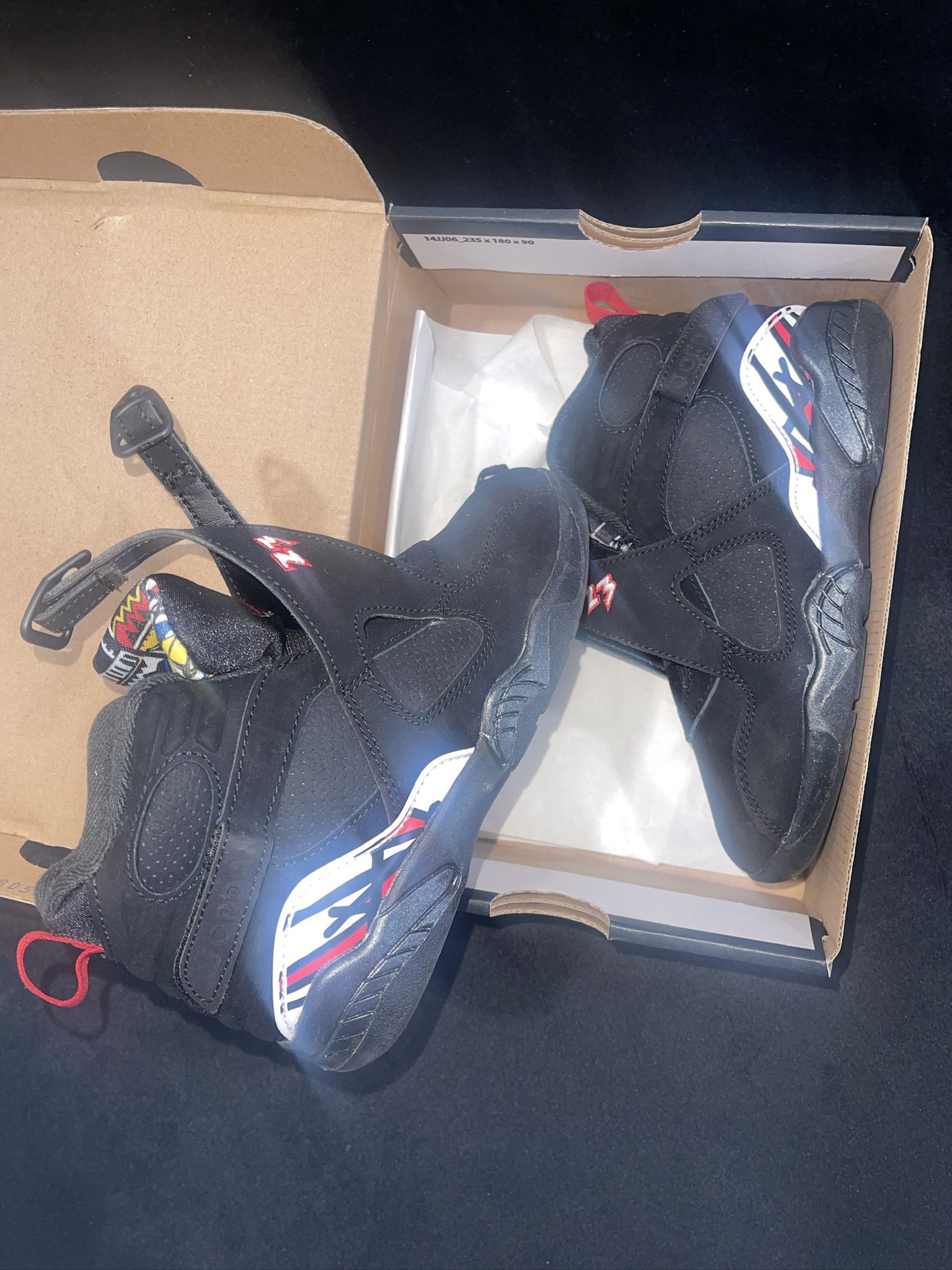 Jordan 8 Retro “playoff”