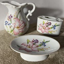 Vintage Porcelain Japanese Bathroom Set 
