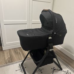 NUNA MIXX Series Bassinet + Stand