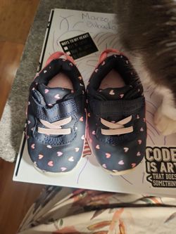 Shoes Carter's Size 5M