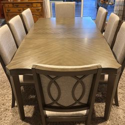 Dining Room Table and 8 Chairs