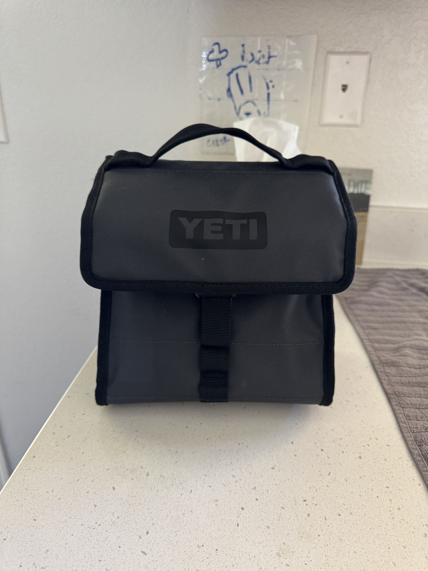 YETI Daytrip Charcoal 7 qt Lunch Bag Cooler