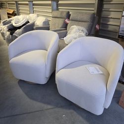 Set of 2 New Swivel Boucle Chair, Cream

Henredon Murphy Swivel Boucle Chair, Cream
New Costco Furniture