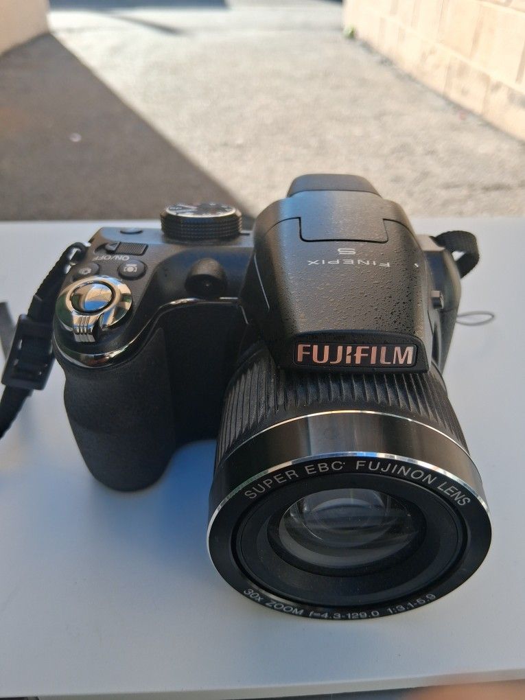 FujiFilm Digital Camera Tested And Operational 