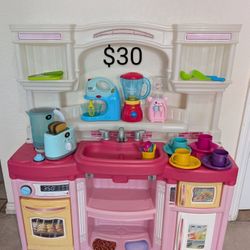 Toy Kitchen 