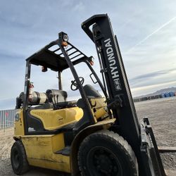 HYUNDAI forklift PNEUMATIC TIRES 