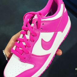 Nike Dunk Low Fuchsia Pink GS Size 5Y