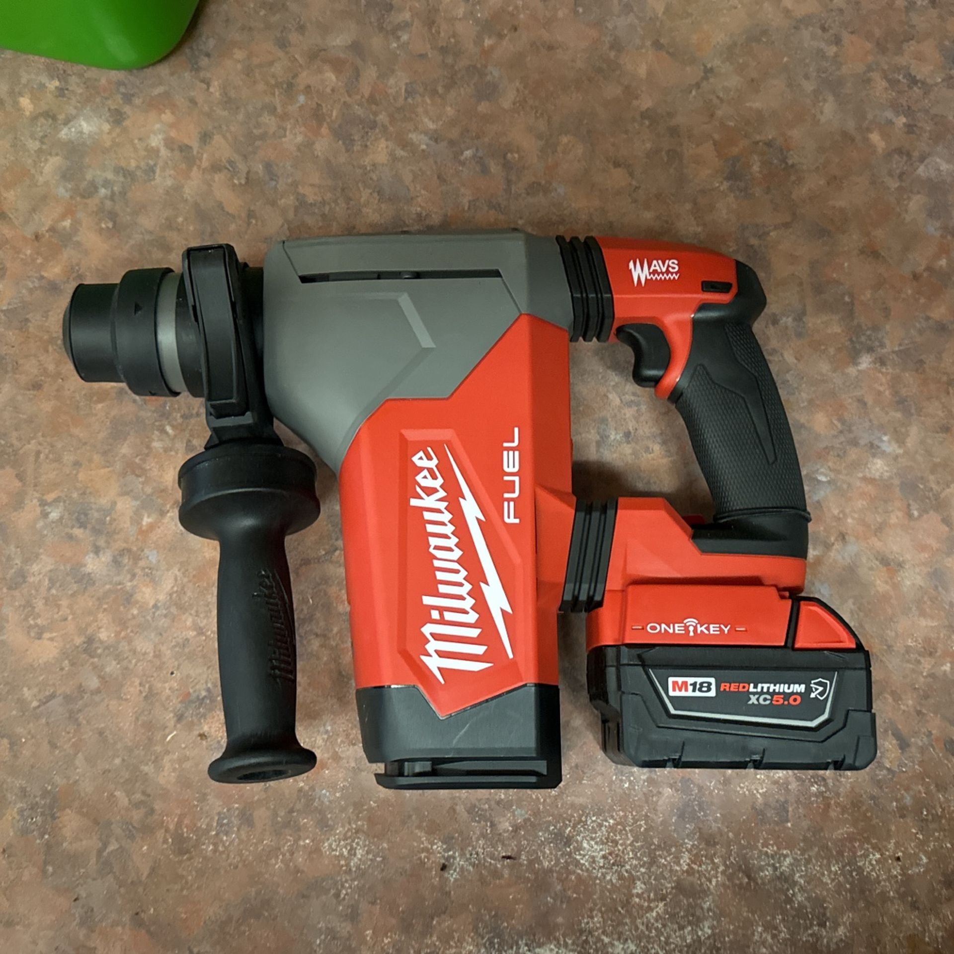 Milwaukee M18 Fuel, Brushless 1' 1/8 SDS Rotary Hammer With One Key