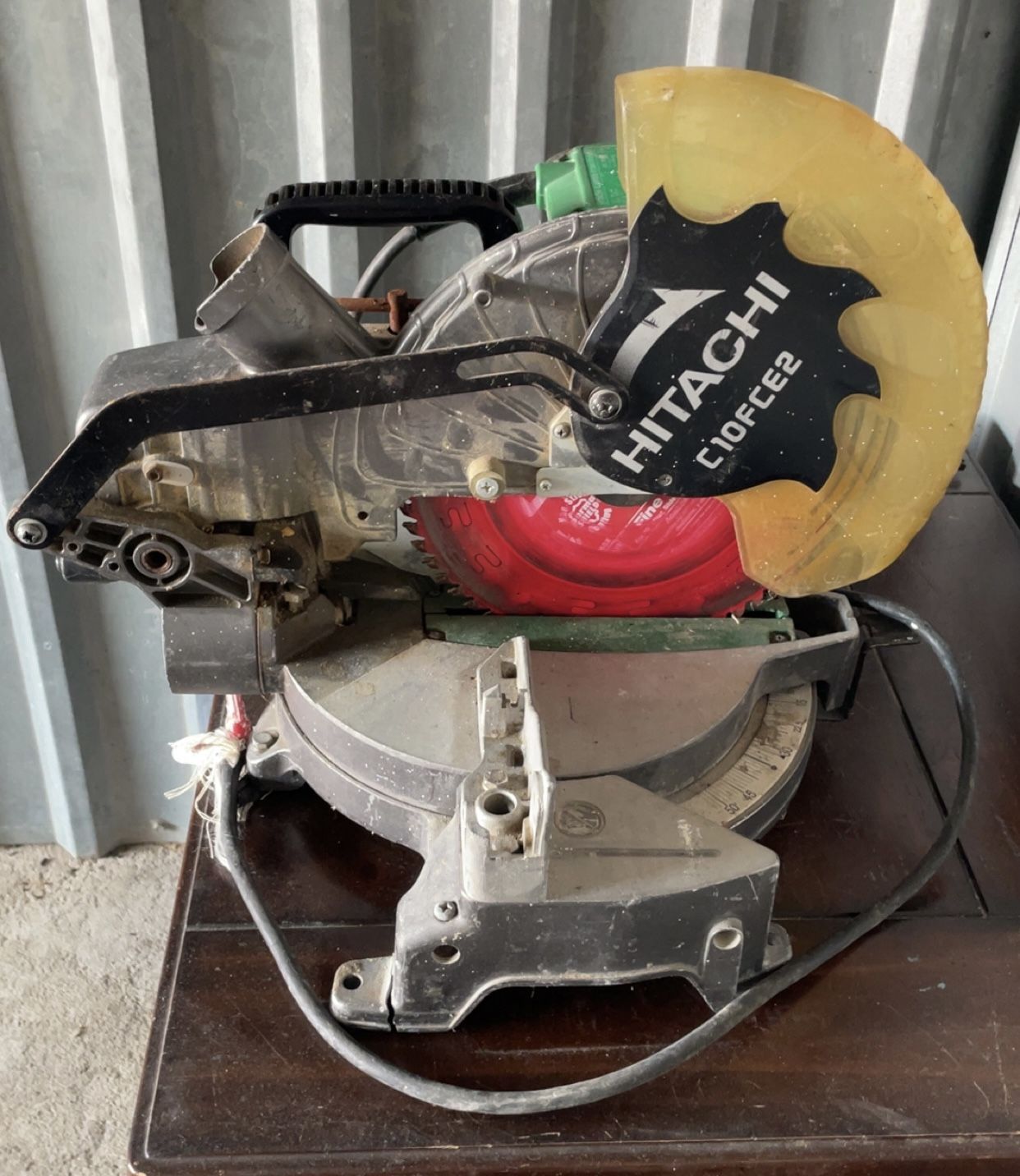 USED Hitachi C10FCE2 10-inch Compound Miter Saw 