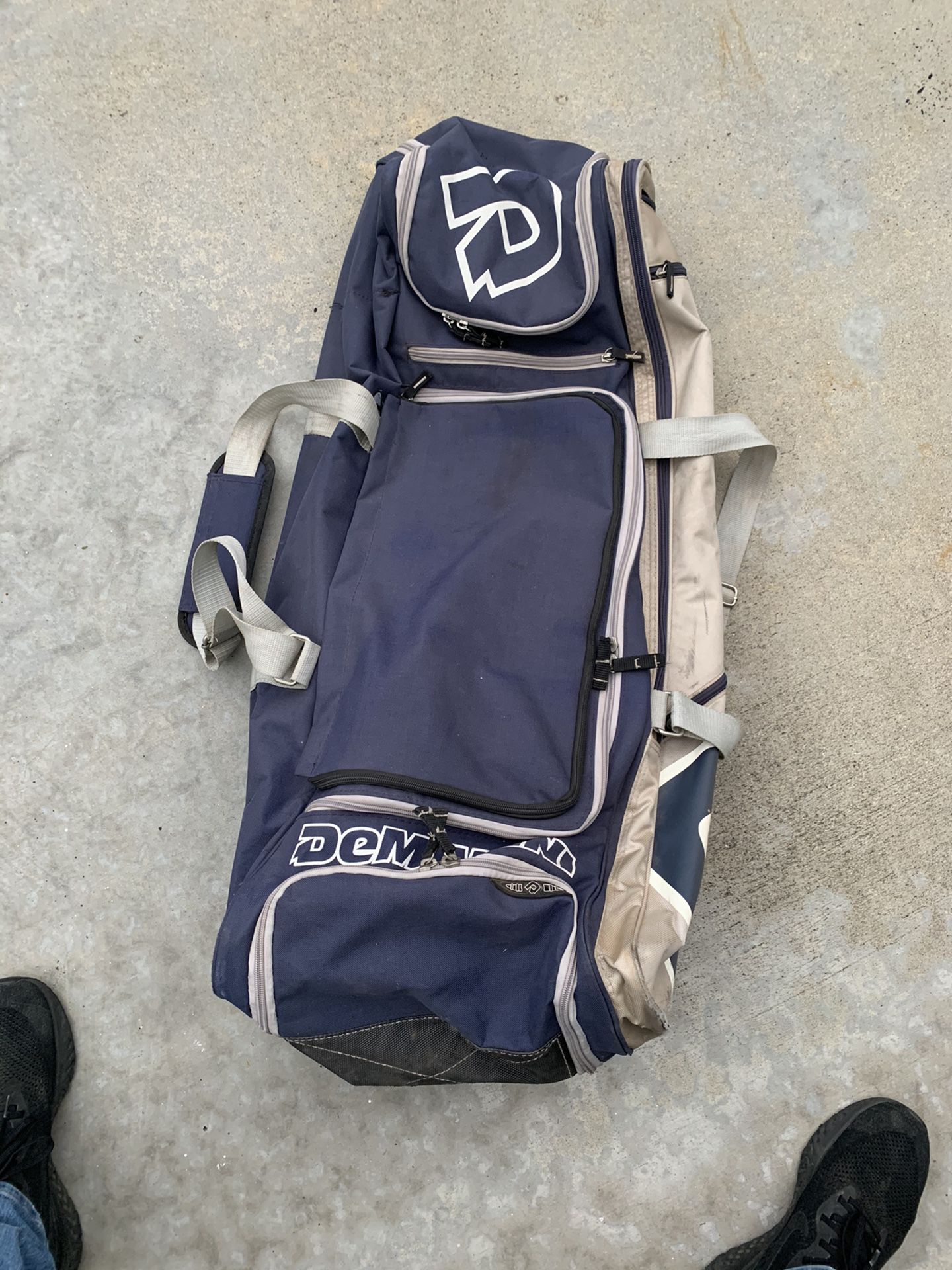 Demarini- bat bag (equipment)