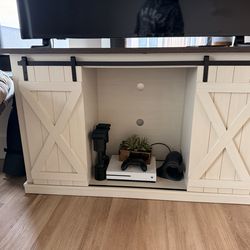 Modern farmhouse tv stand
