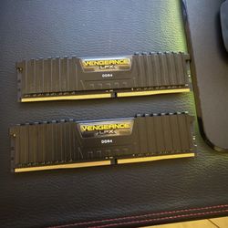 Corsair Vengeance LPX  16GB RAAM (2x8GB) DDR4 3000MHZ