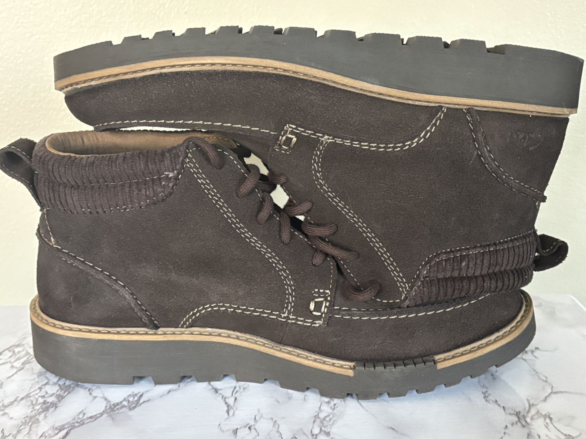 CLARKS BROWN SUEDE CHUKKA BOOTS Men’s 11