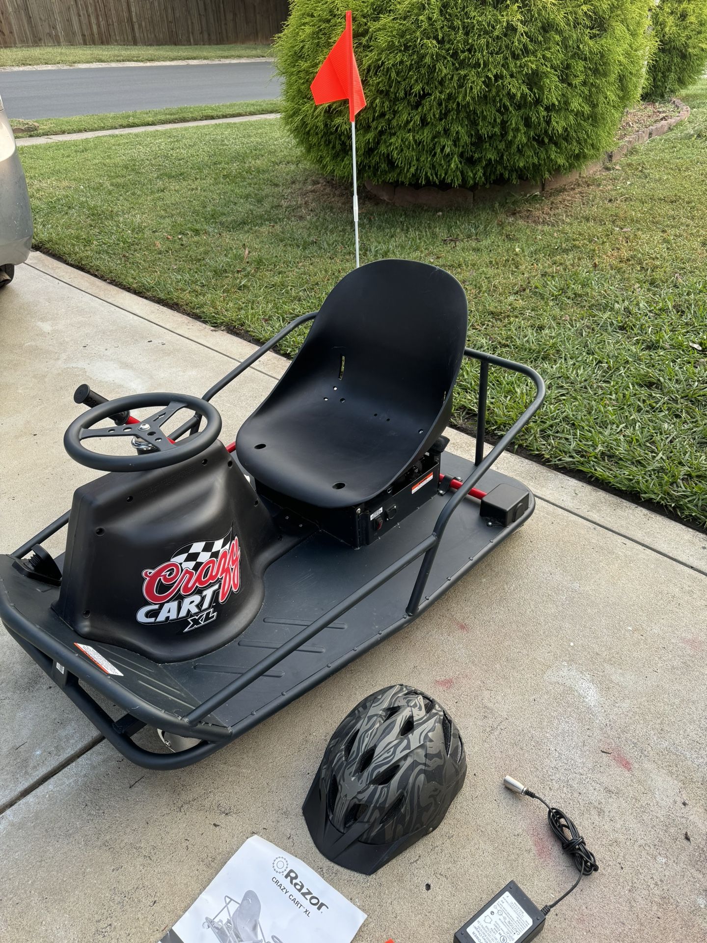Razor Crazy Cart XL In GREAT condition With NEW Tires Plus GOOD Battery And Charger