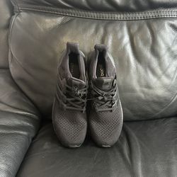 Men Tennis Shoes