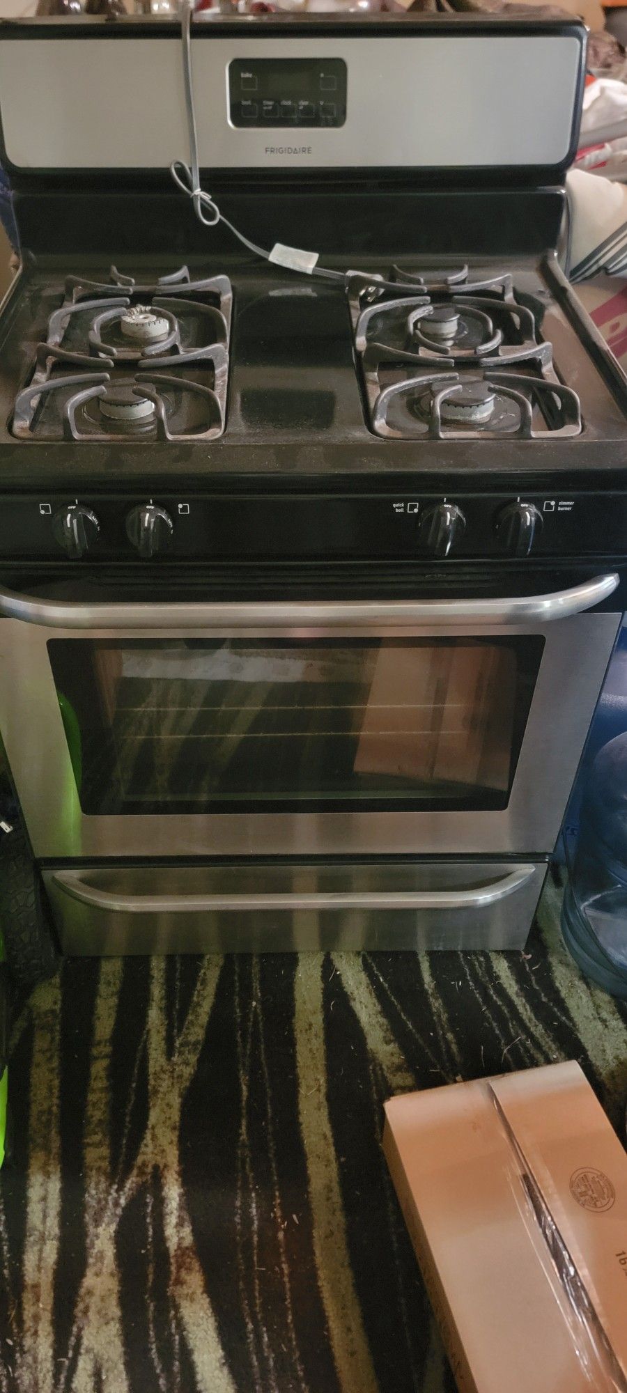 Frigidaire Gas Stove And Over The Range Microwave 