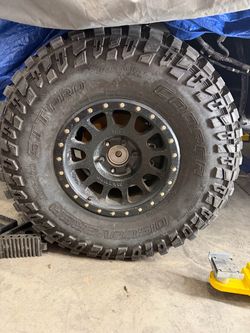 Cooper Discoverer STT Pro Tire on Method Wheel