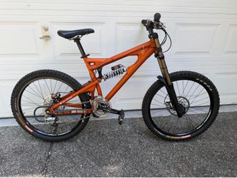 2004 Santa Cruz VP Free – Medium – Anodized Orange — $1,500 OBO