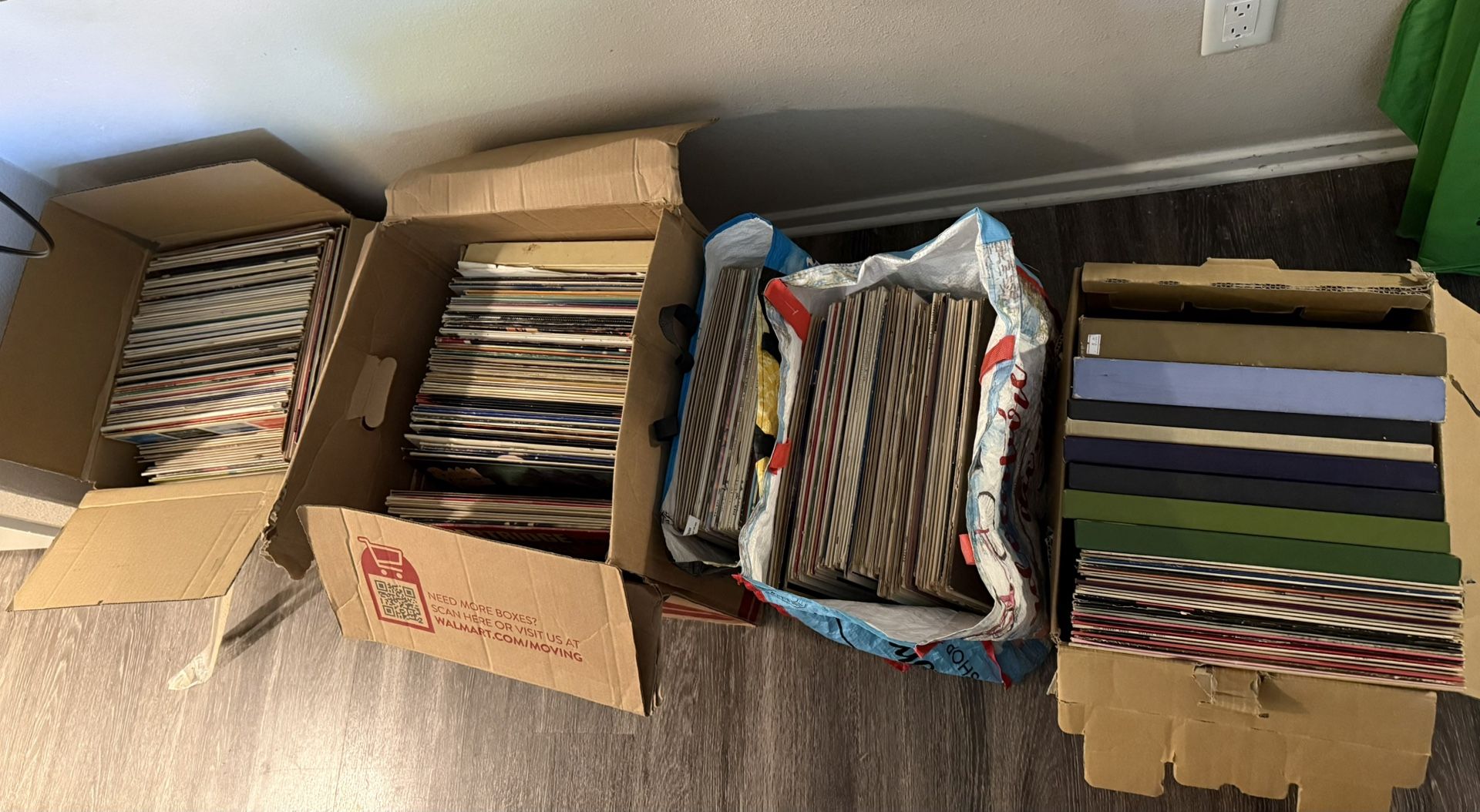 Huge Vintage Vinyl Record Lot : 300+ Records – $90 (Corona)