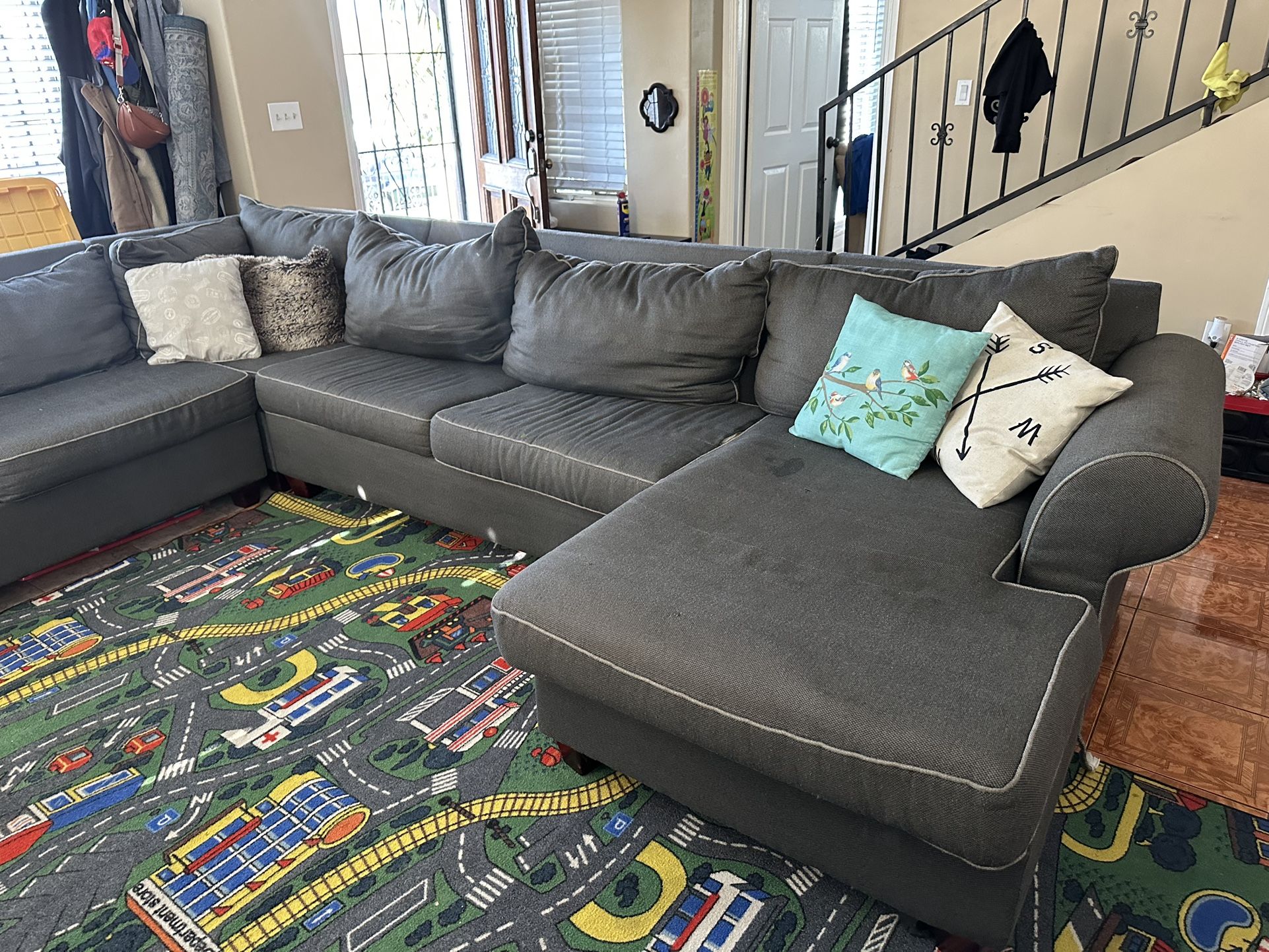 FREE LARGE COUCH SECTIONAL WITH PULL OUT BED