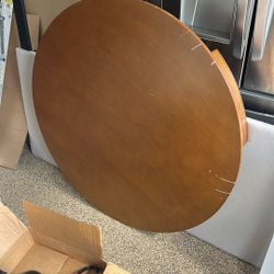 Round Table 
