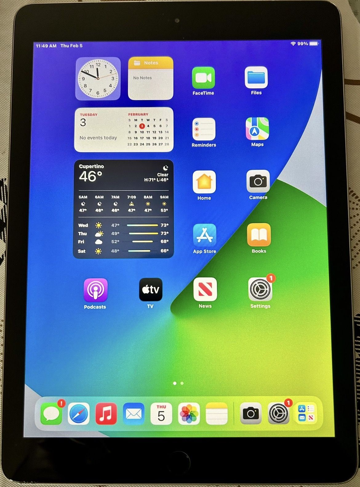 iPad 5th Gen 9.7in (2018) Model A1822 - 128gb storage