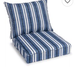 🍀🍀🍀🍀🍀4 Brand New Outdoor patio cushions 