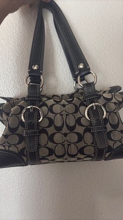 Woman’s Coach purse