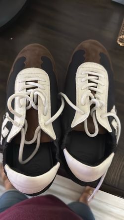 Tory sneakers like new