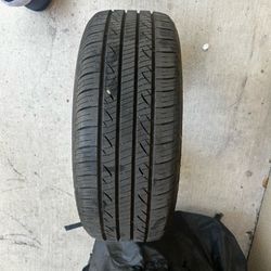 Nexen 215/45R17 87H