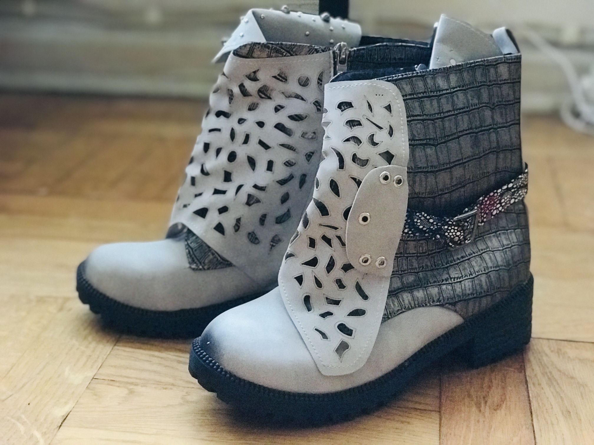 Funky Light Grey Ankle Boots, Size 8 1/2; 41