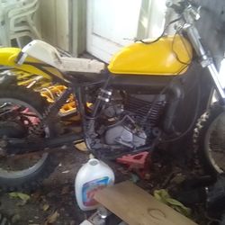 Suzuki Dirt Bike