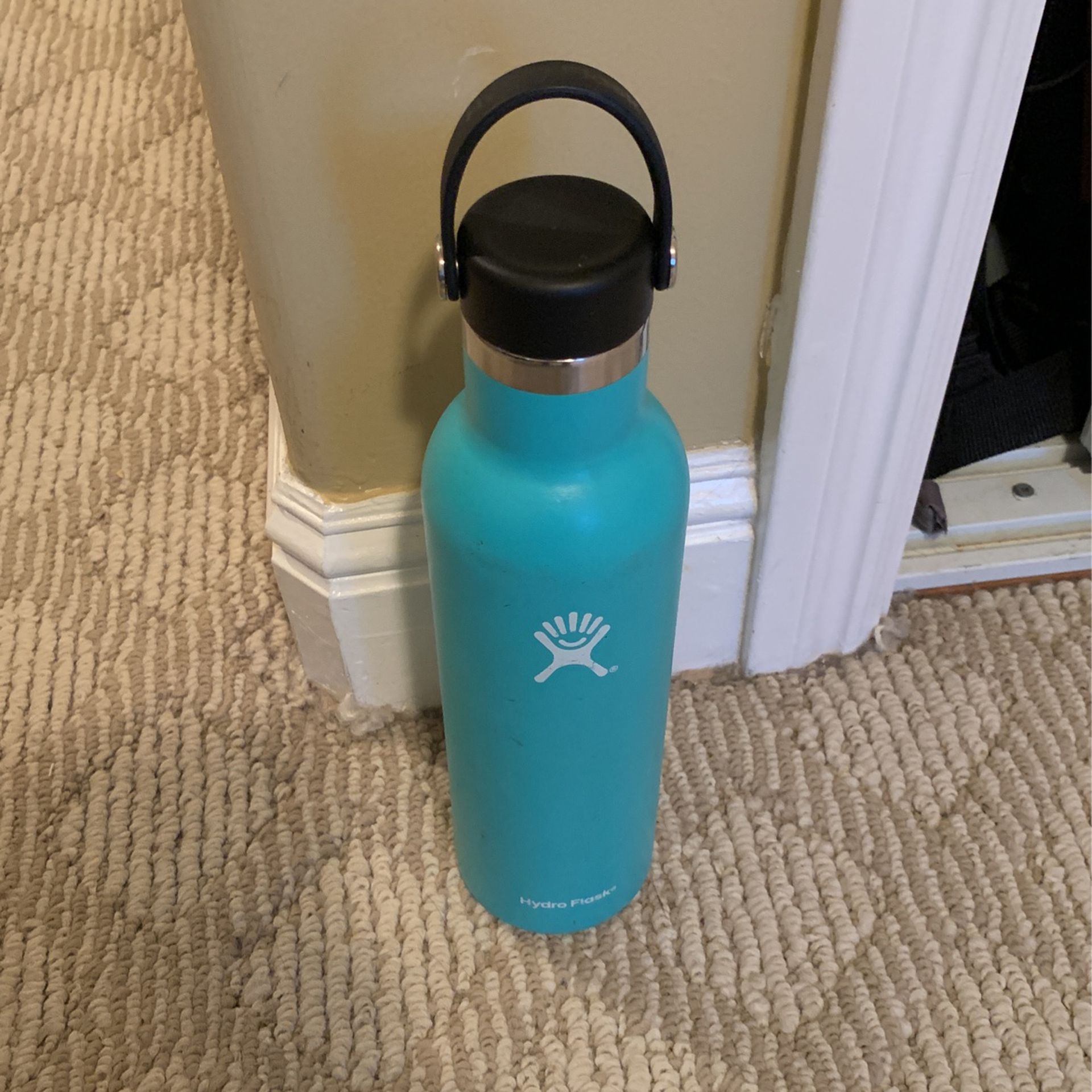 Blue Hydro flask Water Bottle