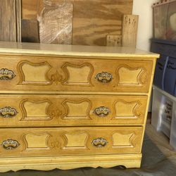 Vintage Yellow Bedroom Set