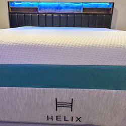 Helix Sunset Queen, Gel Memory Foam, With Original Cover Like New, Perfect Condition, **Authentic Badge**, Same Day Delivery Available, 7 Days a Week 