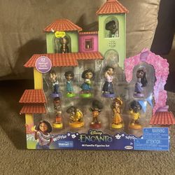 Encanto Disney Mi Familia Figurine Doll Playset