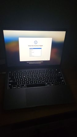 Apple MacBook Air 13-inch 2019 - Intel Core i5, 8GB RAM, 250GB SSD with charger