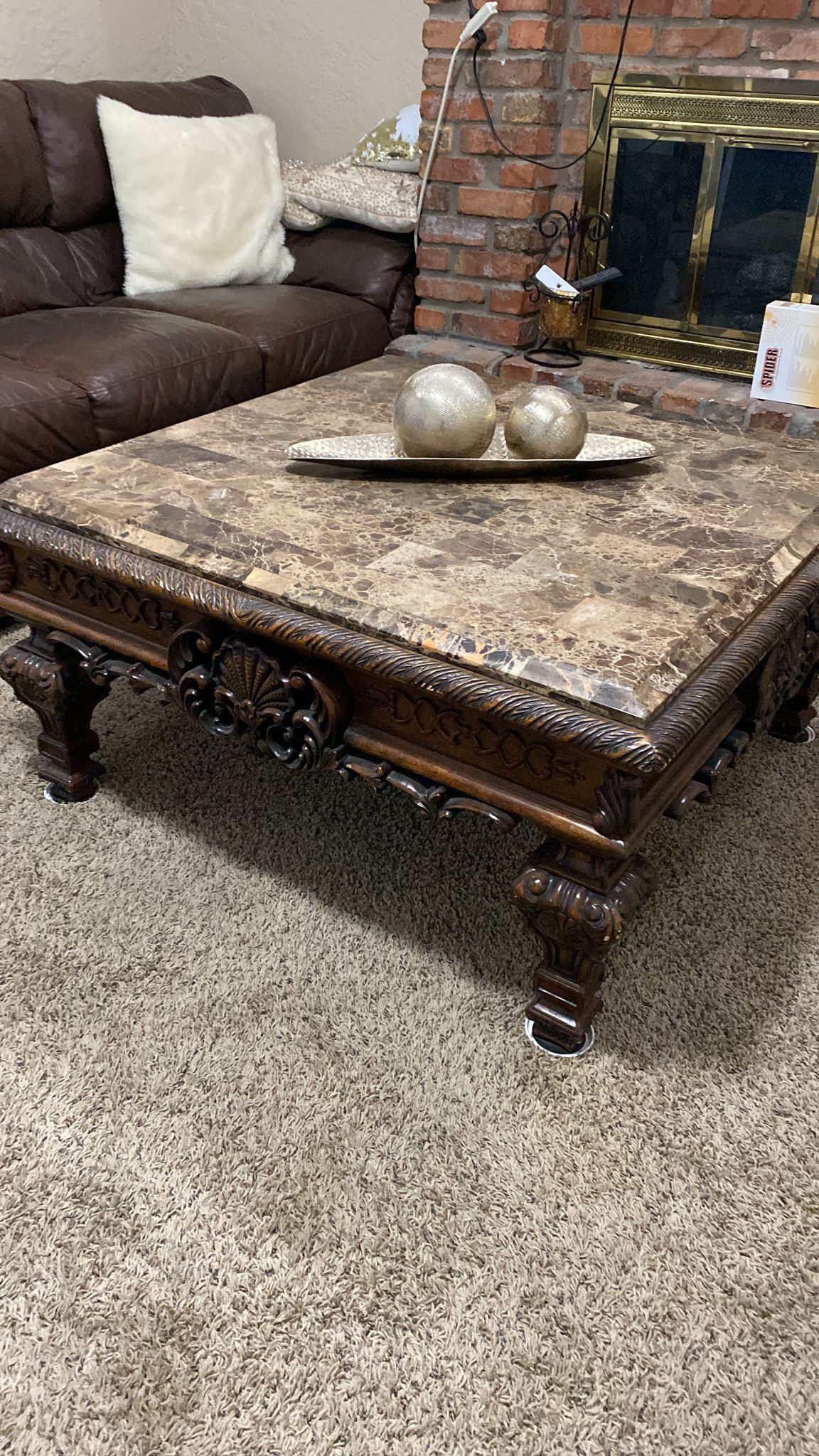 Beautiful Dollins coffee and end table