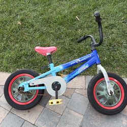 Schwinn Full throttle paw patrol bike