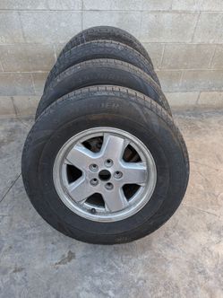 Jeep Liberty wheels and Tires
