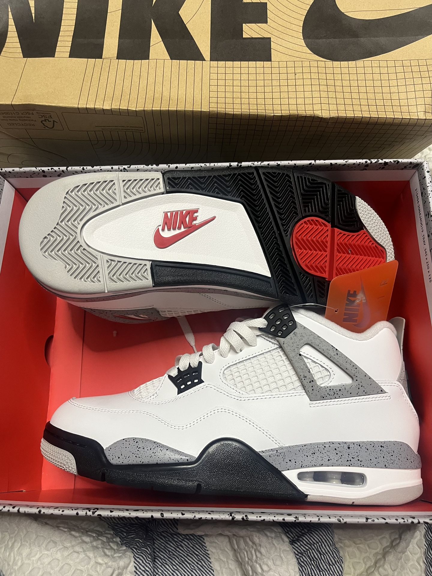 CONCRETE RETRO JORDAN 4