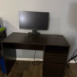 Computer desk