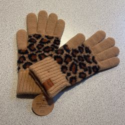 Woman’s Britts Knits Snow Leopard Gloves NWT 