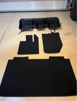 Tesla Cybertruck Carpet Floor Mat Set + Rear Organizer