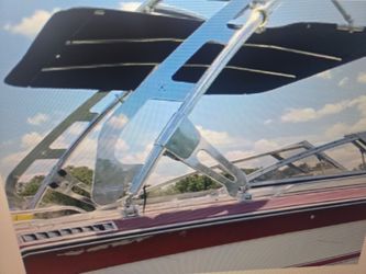 Aerial freestyle boat wakeboard tower