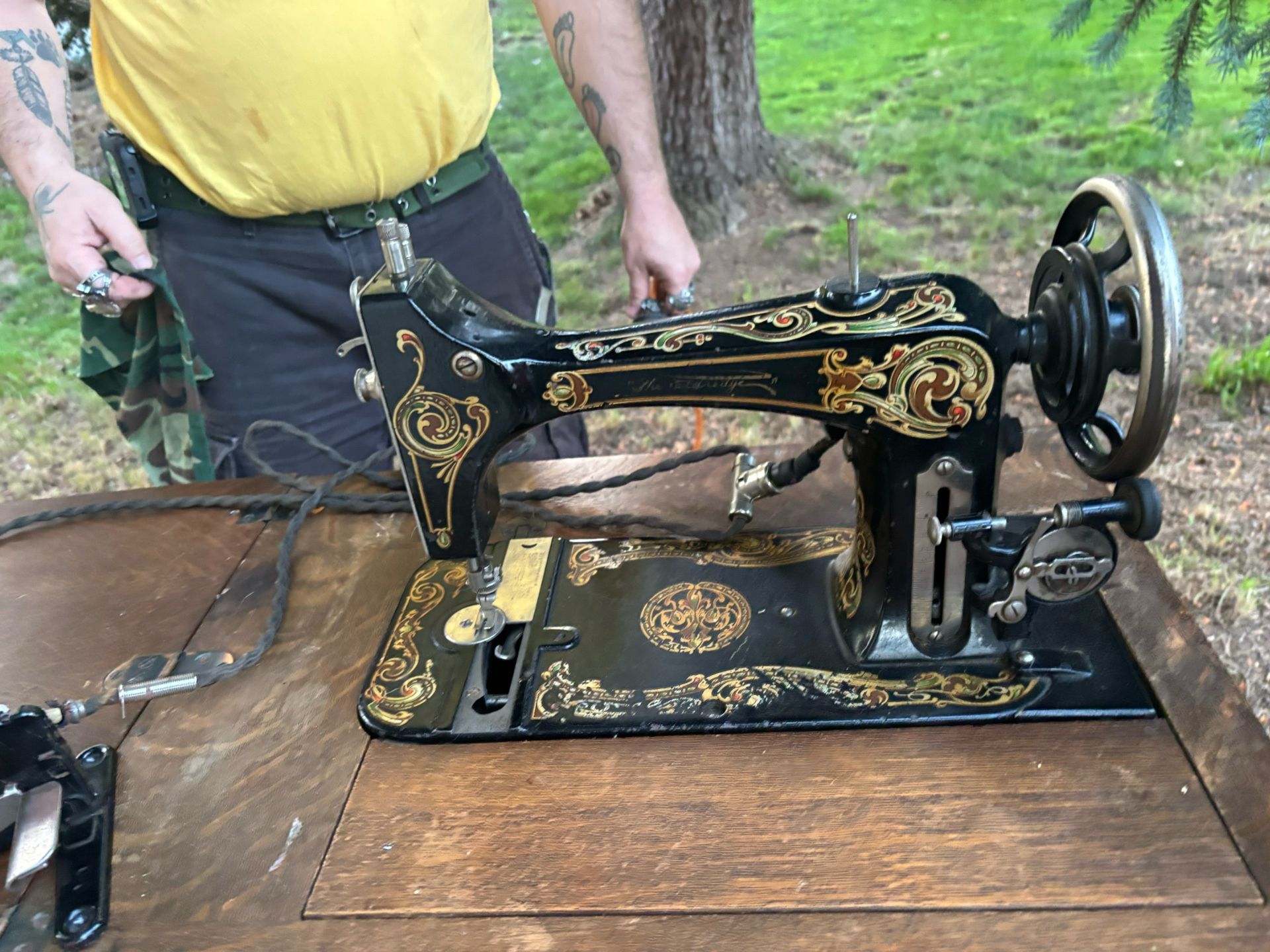 Antique Sewing Machine - 1913 Eldridge B