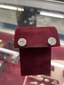 14K White Gold Diamond Earrings Stud