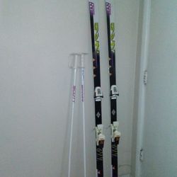 ELAN Skis (190cm) w/ Salomon bindings & poles