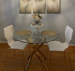 Glass table with 2 chairs