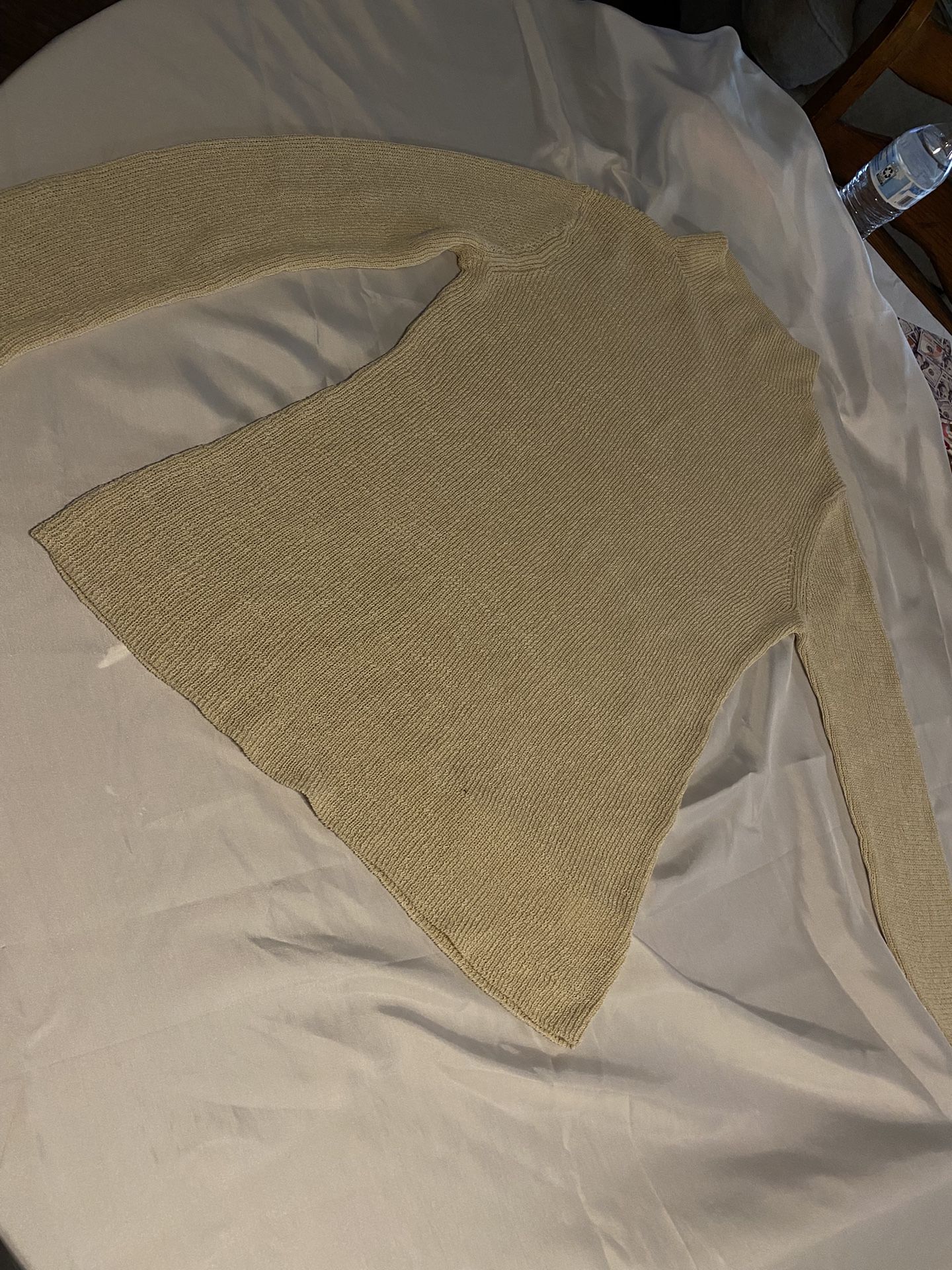 Woman’s sweater thermal Brand modern citizen size XL 10$ new with no tags pick up in Ontario
